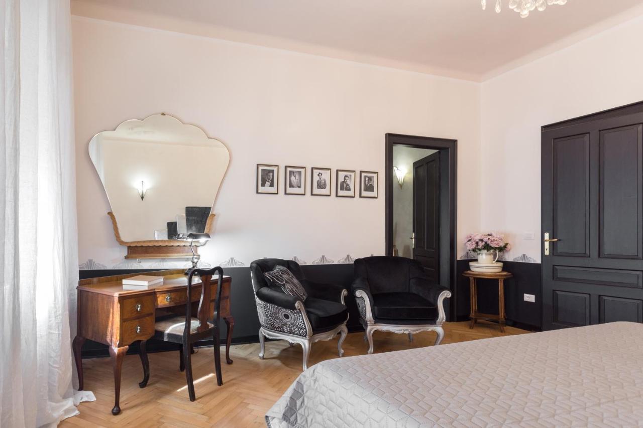 Apartamento La Casa Di Gatsby Lusso In Pieno Centro Con Parcheggio Gorizia Exterior foto