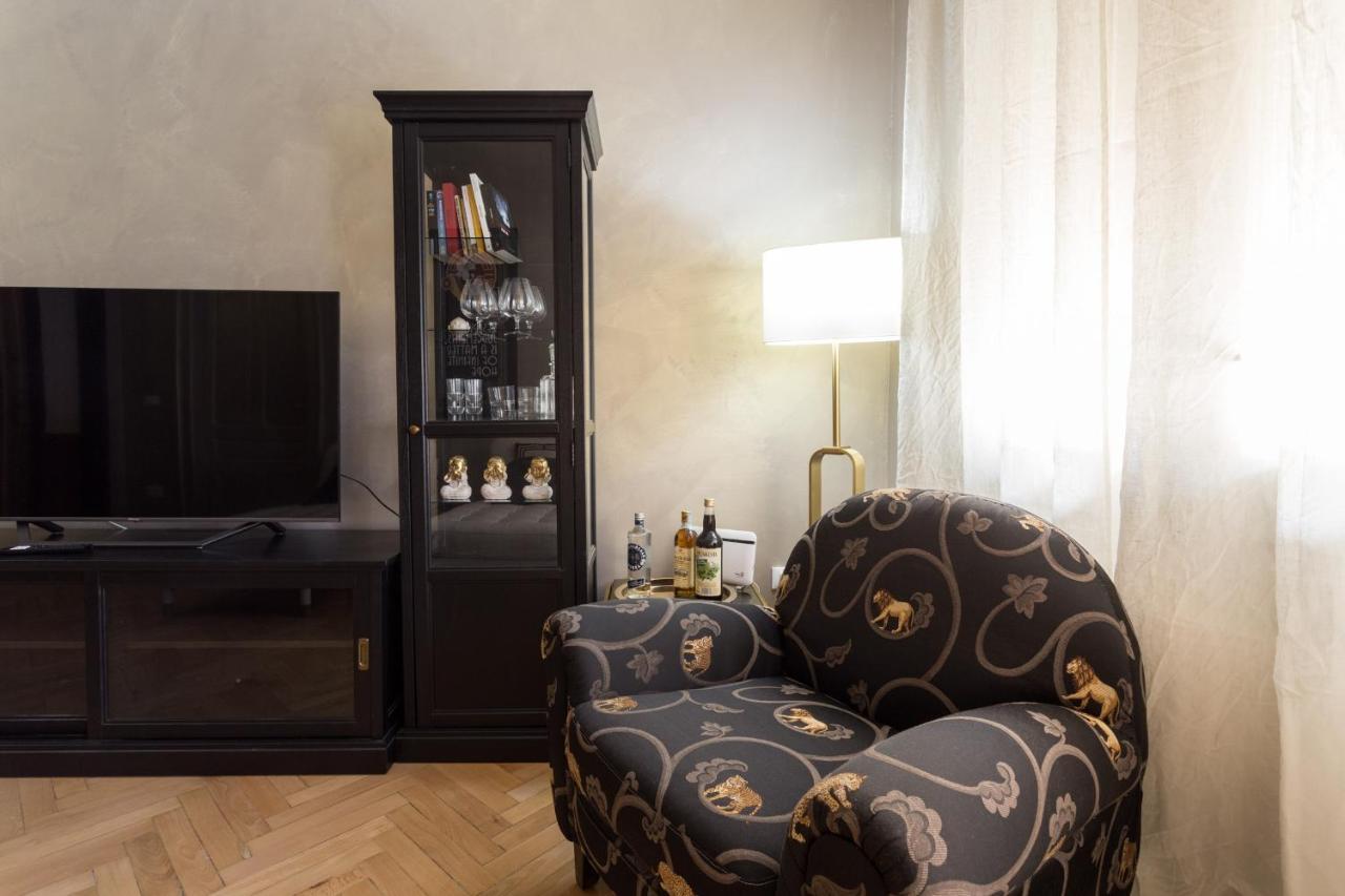 Apartamento La Casa Di Gatsby Lusso In Pieno Centro Con Parcheggio Gorizia Exterior foto
